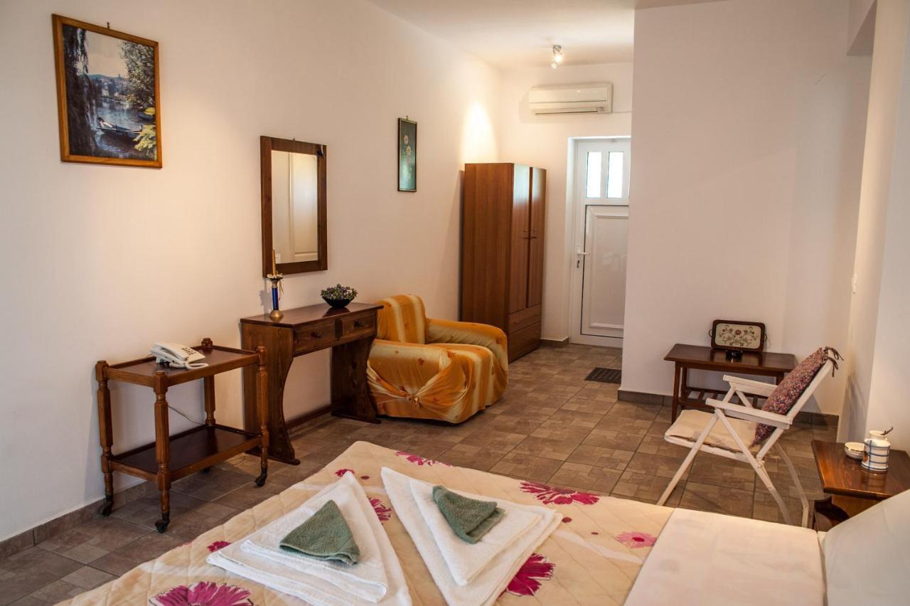 Thimios Rooms Keramiaí Exterior foto
